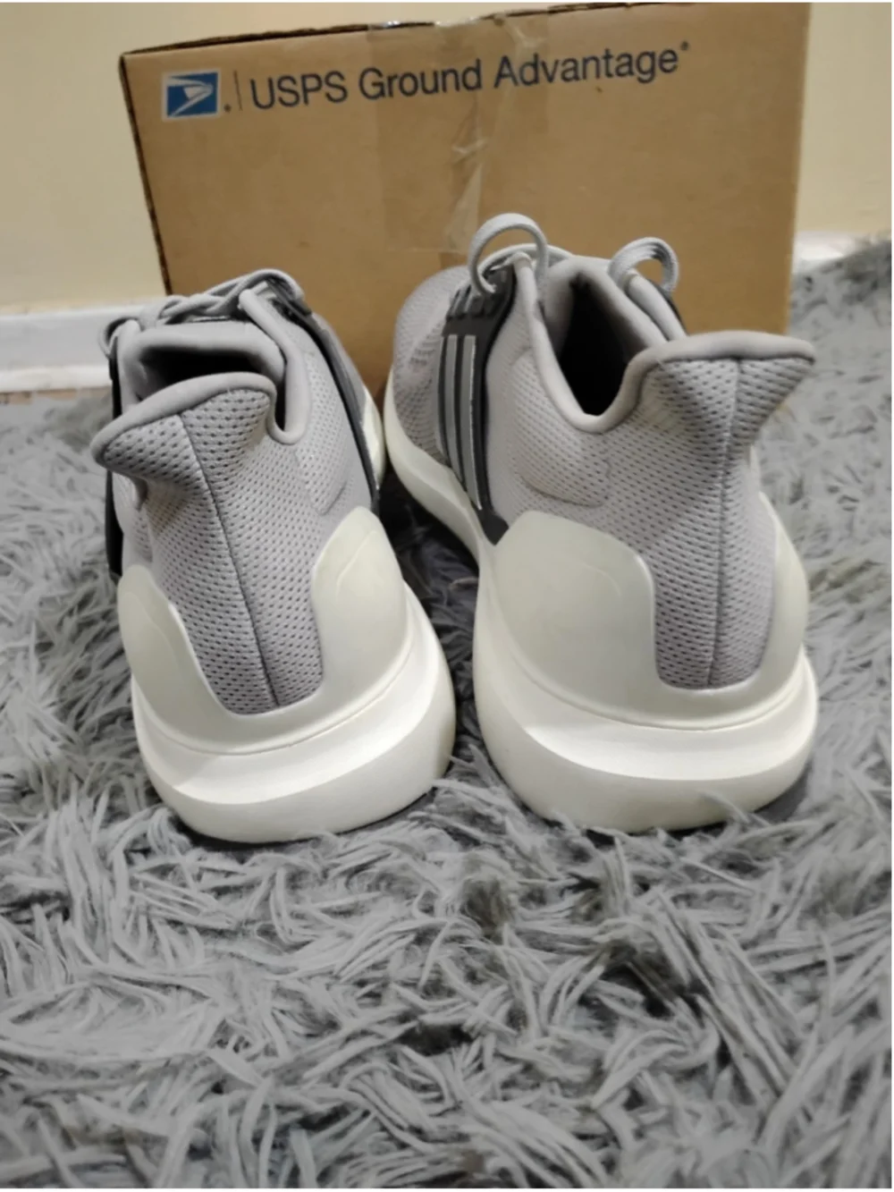 Adidas Ubounce DNA Men Size 12.5 'Grey / Silvermetallic / Grey Sneakers IG6003